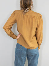 Laden Sie das Bild in den Galerie-Viewer, Vintage Seidenblusen