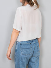 Laden Sie das Bild in den Galerie-Viewer, Vintage Seidenblusen