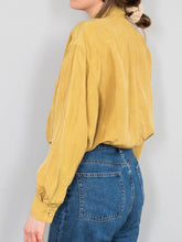Laden Sie das Bild in den Galerie-Viewer, Vintage Seidenblusen