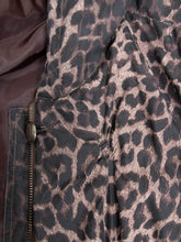 Laden Sie das Bild in den Galerie-Viewer, Vintage Seidenjacke Leo