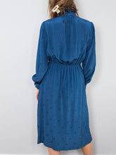 Laden Sie das Bild in den Galerie-Viewer, Vintage Seidenkleid