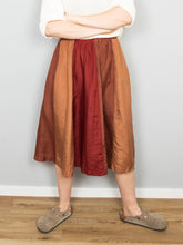 Laden Sie das Bild in den Galerie-Viewer, Seidenrock Rostrot