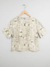 Laden Sie das Bild in den Galerie-Viewer, Vintage Seidenshirt