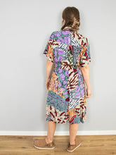 Laden Sie das Bild in den Galerie-Viewer, Kleid Bunt Abstrakt