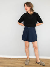 Laden Sie das Bild in den Galerie-Viewer, 80´s Tennisrock Dunlop