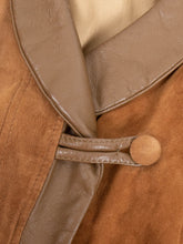 Laden Sie das Bild in den Galerie-Viewer, Vintage Wildlederjacke