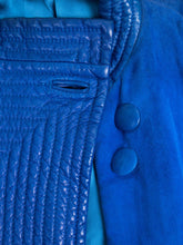 Laden Sie das Bild in den Galerie-Viewer, Vintage Wildlederjacken