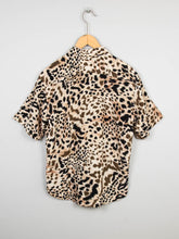 Laden Sie das Bild in den Galerie-Viewer, Vintage Bluse Seide