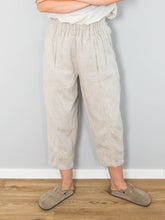 Laden Sie das Bild in den Galerie-Viewer, Vintage Leinenhose