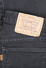 Laden Sie das Bild in den Galerie-Viewer, Vintage Levis Jeans