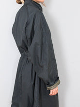 Laden Sie das Bild in den Galerie-Viewer, Vintage Maentel