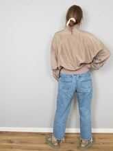 Laden Sie das Bild in den Galerie-Viewer, Vintage Seidenblouson