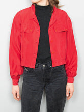 Laden Sie das Bild in den Galerie-Viewer, Seidenjacke Cropped Rot