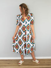 Laden Sie das Bild in den Galerie-Viewer, Weißes Kleid Vintage