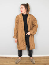 Laden Sie das Bild in den Galerie-Viewer, Wendemantel Beige