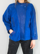 Laden Sie das Bild in den Galerie-Viewer, Wildlederjacke Vintage