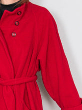 Laden Sie das Bild in den Galerie-Viewer, Wollmantel Rot Vintage