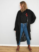 Laden Sie das Bild in den Galerie-Viewer, Wollmantel Vintage Schwarz