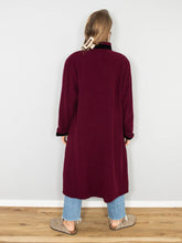 Laden Sie das Bild in den Galerie-Viewer, Wollmantel Vintage