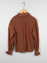 Laden Sie das Bild in den Galerie-Viewer, escada bluse seide