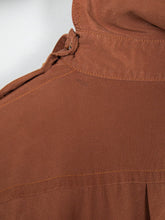 Laden Sie das Bild in den Galerie-Viewer, escada secondhand