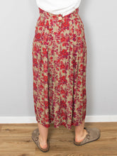 Laden Sie das Bild in den Galerie-Viewer, Blumenrock Khaki Rot