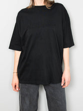 Laden Sie das Bild in den Galerie-Viewer, vintage tshirt schwarz