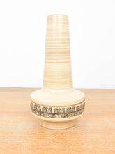 Laden Sie das Bild in den Galerie-Viewer, 60er Jahre Vase
