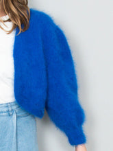 Laden Sie das Bild in den Galerie-Viewer, Angora Cardigan Cropped