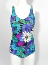 Laden Sie das Bild in den Galerie-Viewer, Vintage Badeanzüge online kaufen