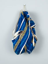 Laden Sie das Bild in den Galerie-Viewer, Blauer Rucksack Vintage