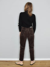 Laden Sie das Bild in den Galerie-Viewer, Closed Pedal Pusher Samthose