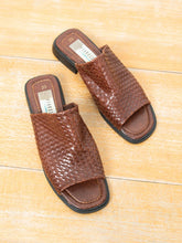 Laden Sie das Bild in den Galerie-Viewer, Geflochtene Ledersandalen