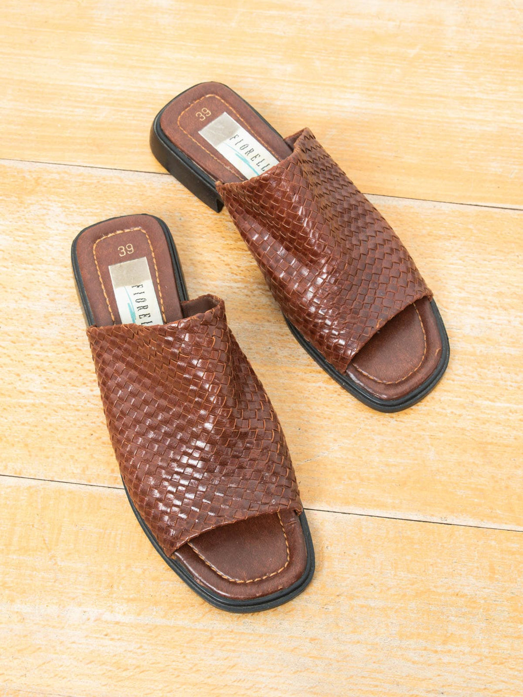 Geflochtene Ledersandalen