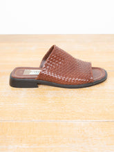 Laden Sie das Bild in den Galerie-Viewer, Geflochtene Sandalen Vintage