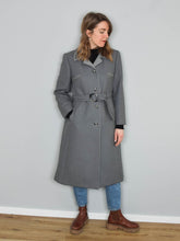 Laden Sie das Bild in den Galerie-Viewer, Grauer Mantel Vintage