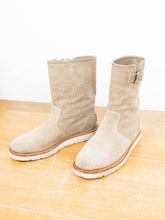 Laden Sie das Bild in den Galerie-Viewer, Gucci Stiefel Wildleder