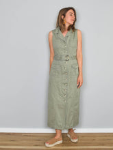 Laden Sie das Bild in den Galerie-Viewer, Jeanskleider Vintage