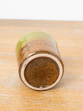 Laden Sie das Bild in den Galerie-Viewer, Becher Keramik Grün