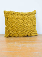 Laden Sie das Bild in den Galerie-Viewer, Kissen 70er Jahre