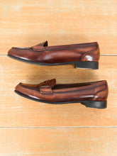 Laden Sie das Bild in den Galerie-Viewer, Lederschuhe Prada