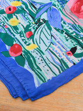 Laden Sie das Bild in den Galerie-Viewer, Louis Feraud Seidentuch