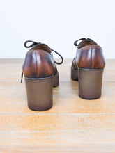 Laden Sie das Bild in den Galerie-Viewer, Plateauschuhe Vintage