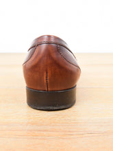 Laden Sie das Bild in den Galerie-Viewer, Prada Lederschuhe Secondhand