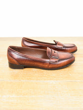 Laden Sie das Bild in den Galerie-Viewer, Prada Schuhe Vintage