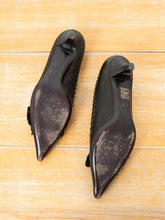 Laden Sie das Bild in den Galerie-Viewer, Prada Secondhand