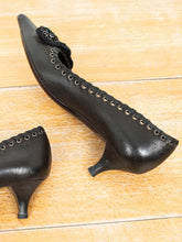 Laden Sie das Bild in den Galerie-Viewer, Prada Vintage Schuhe