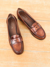 Laden Sie das Bild in den Galerie-Viewer, Prada Vintage