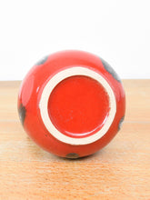 Laden Sie das Bild in den Galerie-Viewer, Rote Vase Vintage