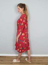 Laden Sie das Bild in den Galerie-Viewer, Rotes Kleid Seide